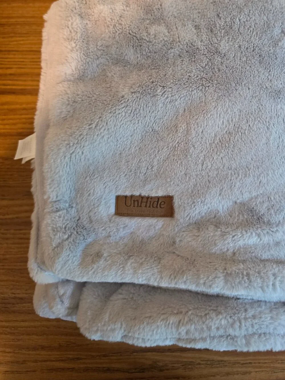 UnHide Blanket – Light Gray – Ultra Soft Faux Fur Throw